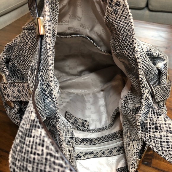 Michael Kors (VeryRareStyle) Python Purse - Picture 5 of 10